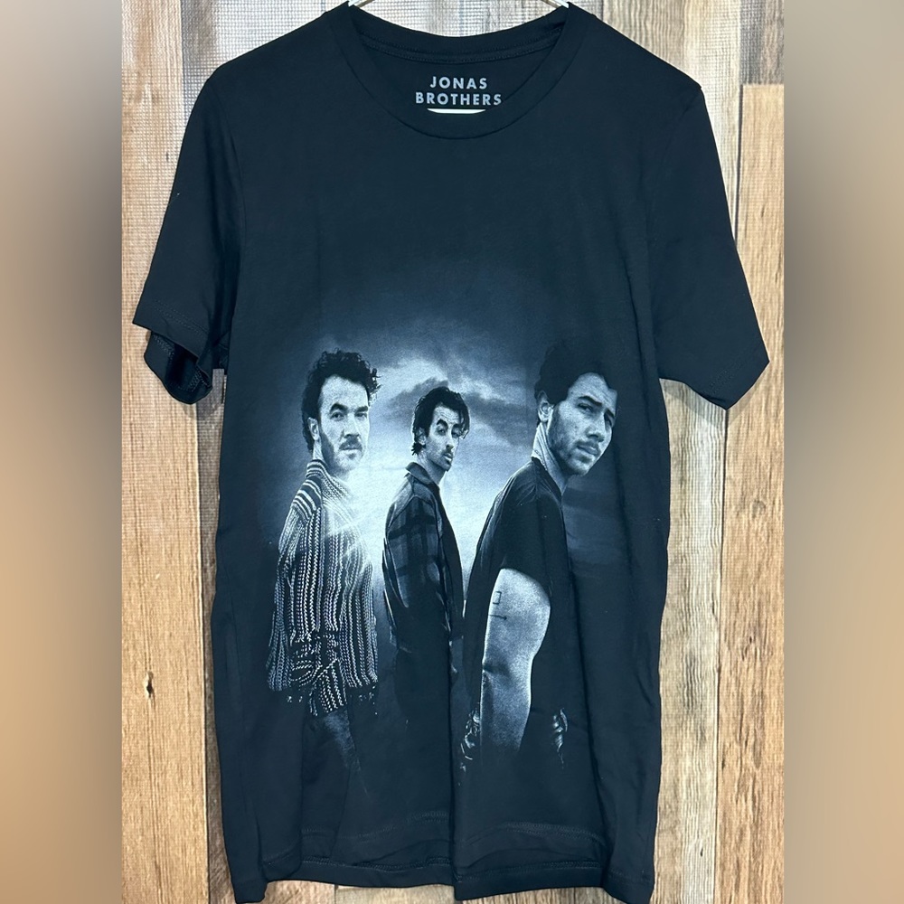 NEW Jonas Brothers 2023 Five Albums One Night Tour Shirt Size Medium Condition: